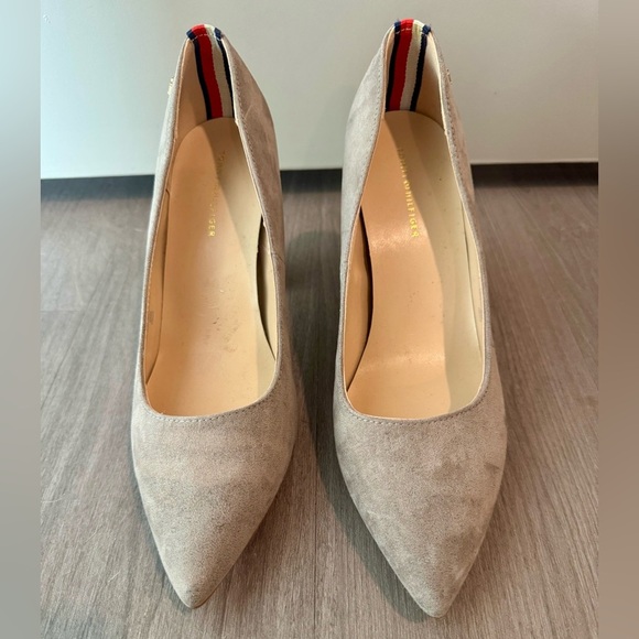 Tommy Hilfiger “Abilene” Taupe Block Heel Pumps - Picture 7 of 16